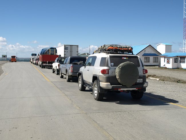 ../../Pictures/231209/077 warten auf die Faehre nach Feuerland.JPG